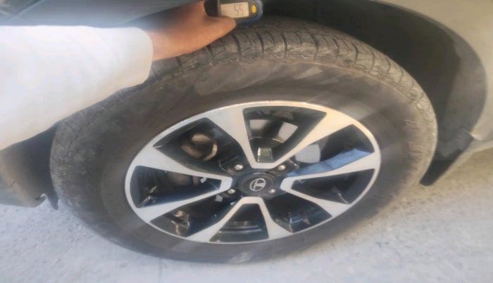 2020 Tata NEXON XZA PLUS (O) DIESEL, Diesel, Automatic, 72,987 km, tyre