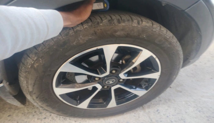 2020 Tata NEXON XZA PLUS (O) DIESEL, Diesel, Automatic, 72,987 km, tyre