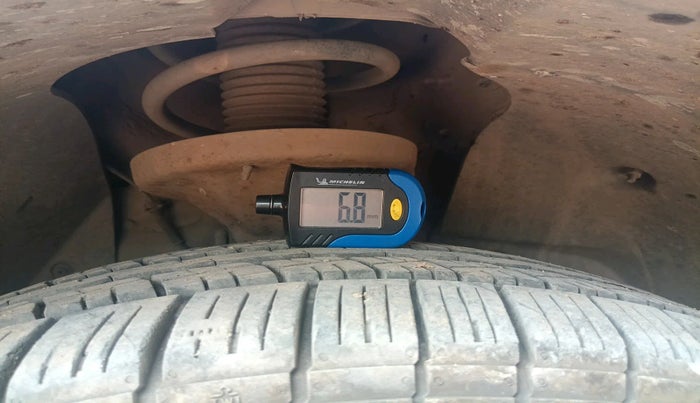 2014 Mahindra XUV500 W4, Diesel, Manual, 1,32,591 km, tyre