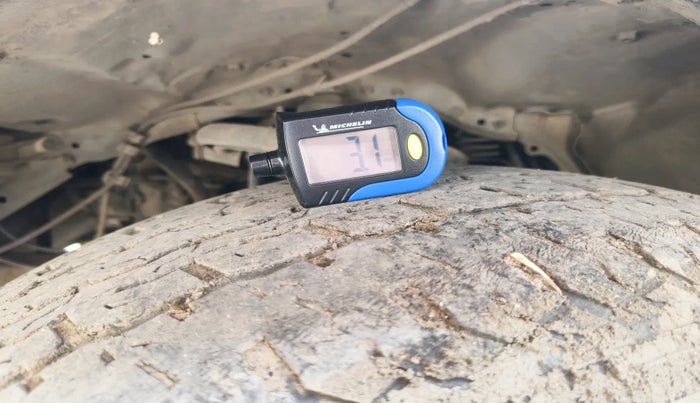 2016 Ford Endeavour TITANIUM 3.2 4X4 AT, Diesel, Automatic, 2,07,527 km, tyre