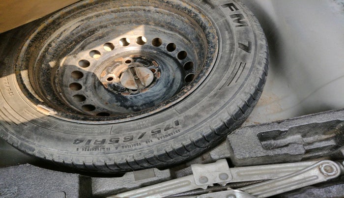 2017 Honda Amaze 1.2L I-VTEC S OPT, Petrol, Manual, 1,09,771 km, tyre