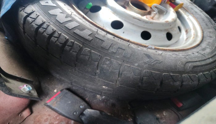 2014 Maruti Wagon R 1.0 LXI CNG, Petrol, Manual, 83,000 km, tyre