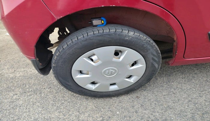 2014 Maruti Wagon R 1.0 LXI CNG, Petrol, Manual, 83,000 km, tyre