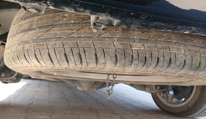 2024 Toyota Innova Crysta 2.4 ZX 7STR, Diesel, Manual, 14,060 km, tyre