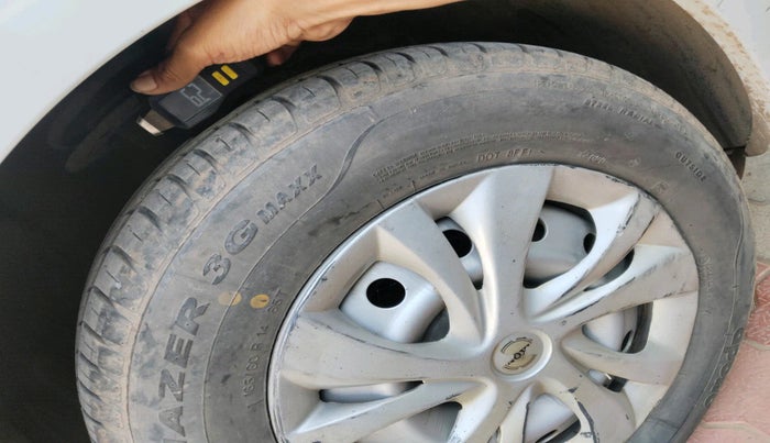 2020 Maruti Swift LXI, Petrol, Manual, 49,290 km, tyre