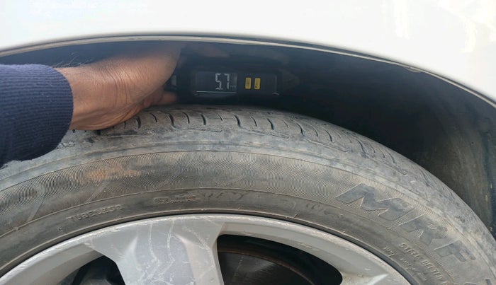 2011 Honda Jazz 1.2 L I-VTEC SELECT, Petrol, Manual, 1,17,258 km, tyre