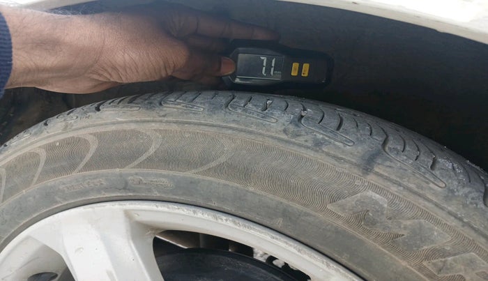 2011 Honda Jazz 1.2 L I-VTEC SELECT, Petrol, Manual, 1,17,258 km, tyre