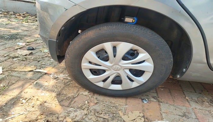 2015 Maruti Swift VXI, Petrol, Manual, 60,492 km, tyre