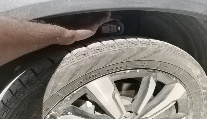 2020 MG HECTOR SHARP 2.0 DIESEL DUAL TONE, Diesel, Manual, 1,49,489 km, tyre