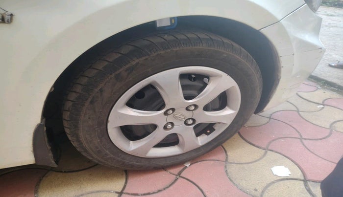 2011 Hyundai Verna FLUIDIC 1.6 CRDI EX, Diesel, Manual, 57,936 km, tyre