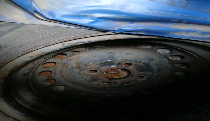 2012 Honda Brio V MT, Petrol, Manual, 89,874 km, tyre