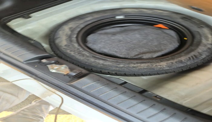 2021 Hyundai VENUE SX 1.0 TURBO, Petrol, Manual, 15,510 km, tyre