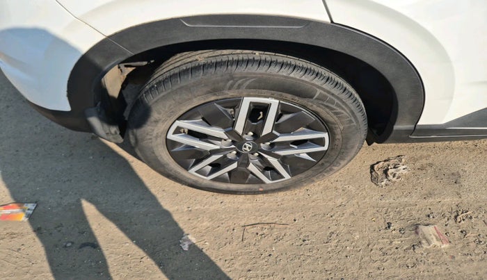 2021 Hyundai VENUE SX 1.0 TURBO, Petrol, Manual, 15,510 km, tyre