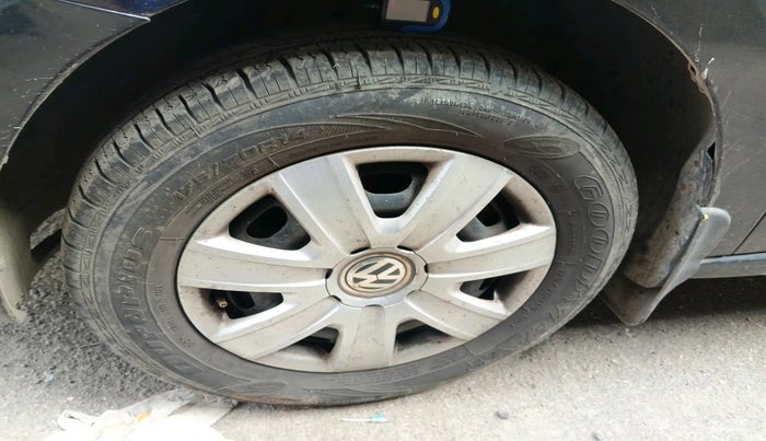 2011 Volkswagen Vento TRENDLINE 1.6, Petrol, Manual, 76,302 km, tyre