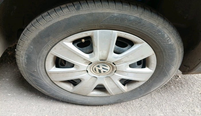 2011 Volkswagen Vento TRENDLINE 1.6, Petrol, Manual, 76,302 km, tyre