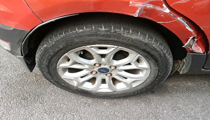 2013 Ford Ecosport TITANIUM 1.5L DIESEL, Diesel, Manual, 1,29,029 km, tyre