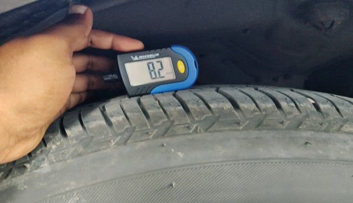 2020 Tata Hexa XTA 4X2 7 STR, Diesel, Automatic, 1,54,118 km, tyre