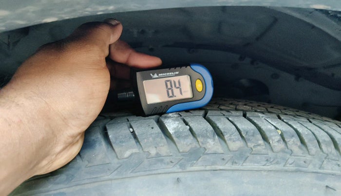 2020 Tata Hexa XTA 4X2 7 STR, Diesel, Automatic, 1,54,118 km, tyre