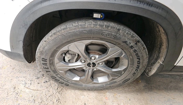 2021 KIA SELTOS HTK PLUS 1.5, Petrol, Manual, 38,931 km, tyre