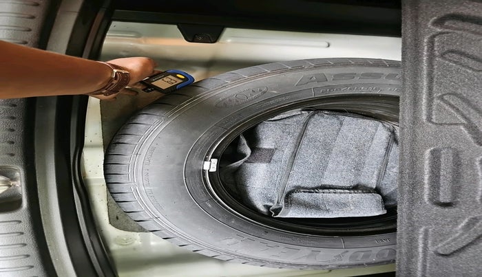 2021 KIA SELTOS HTK PLUS 1.5, Petrol, Manual, 38,931 km, tyre