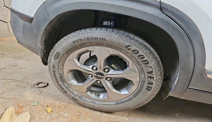 2021 KIA SELTOS HTK PLUS 1.5, Petrol, Manual, 38,931 km, tyre