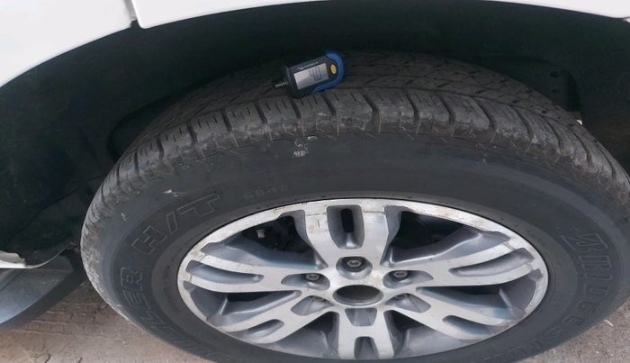 2016 Ford Endeavour TITANIUM 2.2 4X2 AT, Diesel, Automatic, 1,30,478 km, tyre