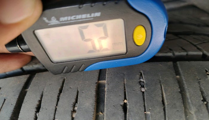 2016 Mahindra XUV500 W6 1.99, Diesel, Manual, 1,38,231 km, tyre