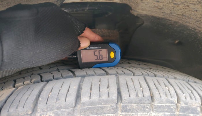 2016 Mahindra XUV500 W6 1.99, Diesel, Manual, 1,38,231 km, tyre