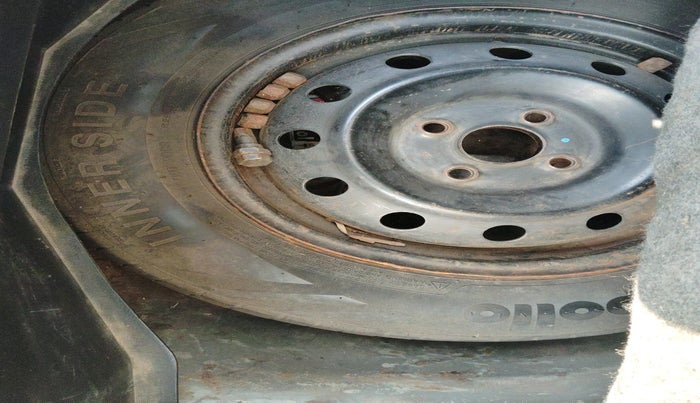 2015 Maruti Swift VDI, Diesel, Manual, 97,769 km, tyre