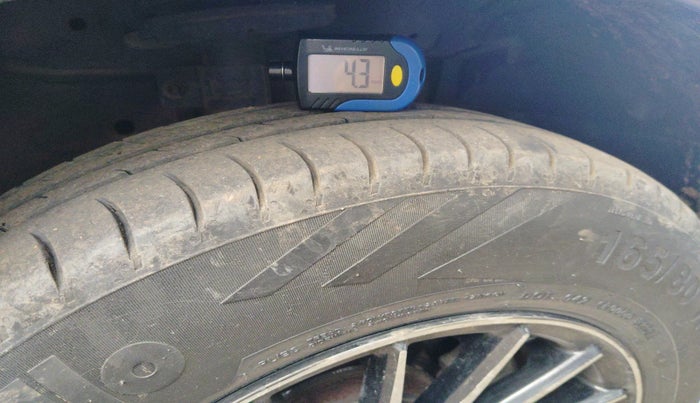 2015 Maruti Swift VDI, Diesel, Manual, 97,769 km, tyre