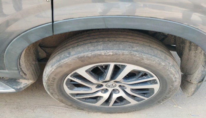 2023 MG GLOSTER SAVVY 6 STR 2.0 TWIN TURBO 4WD, Diesel, Automatic, 18,654 km, tyre