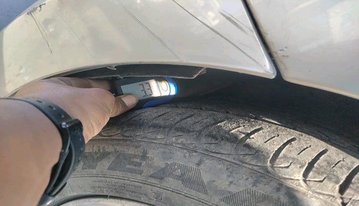 2013 Hyundai New Elantra 1.6 SX AT DIESEL, Diesel, Automatic, 1,08,066 km, tyre