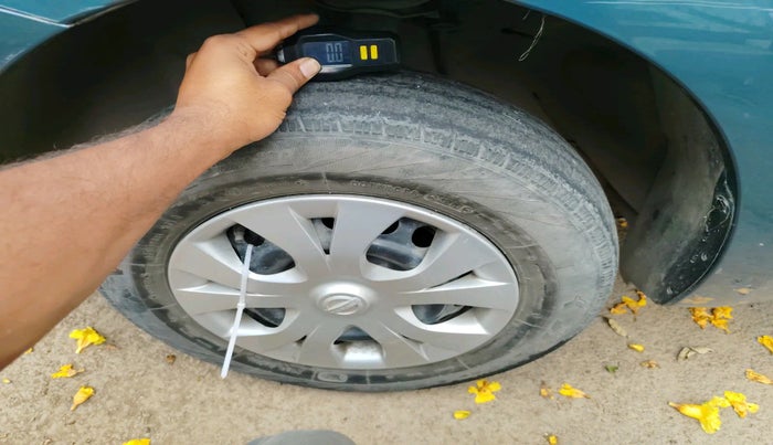 2013 Nissan Micra Active XV, Petrol, Manual, 42,894 km, tyre