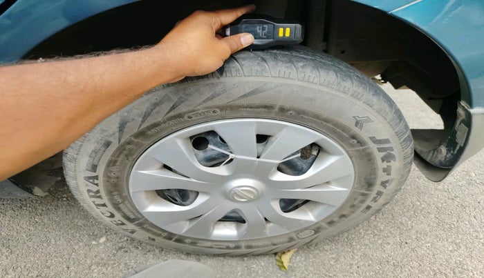 2013 Nissan Micra Active XV, Petrol, Manual, 42,894 km, tyre