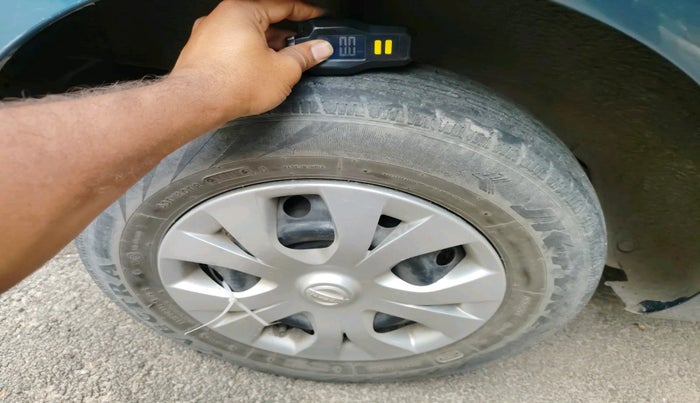 2013 Nissan Micra Active XV, Petrol, Manual, 42,894 km, tyre