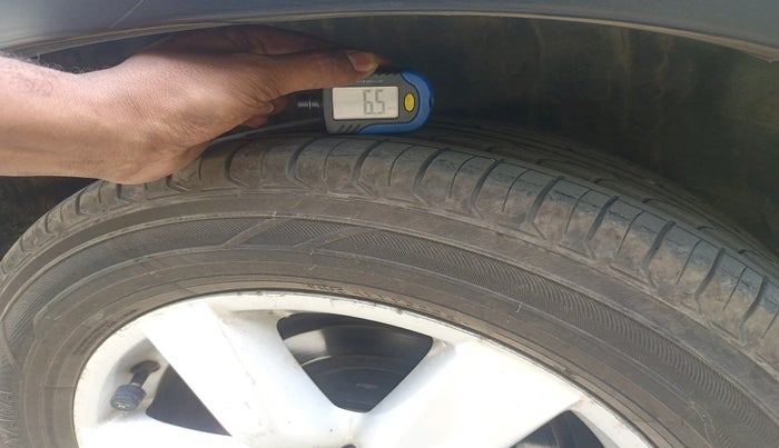 2011 Nissan X Trail SLX MT, Diesel, Manual, 1,75,031 km, tyre