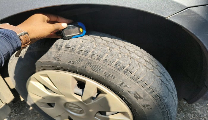 2014 Maruti Swift VXI, Petrol, Manual, 28,132 km, tyre