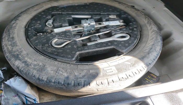 2016 Maruti S Cross ALPHA 1.3, Diesel, Manual, 1,53,673 km, tyre