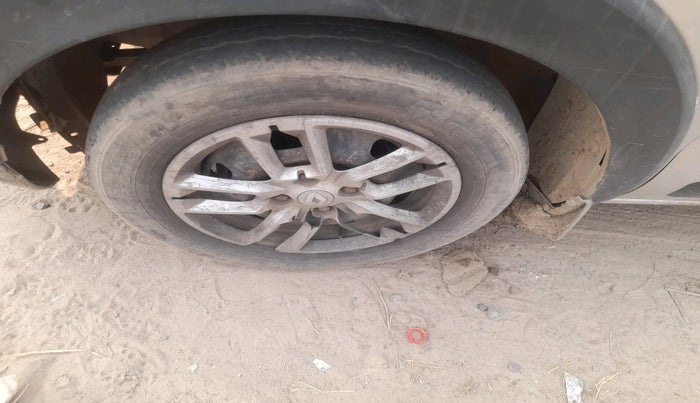 2019 Renault TRIBER RXL MT, Petrol, Manual, 1,11,684 km, tyre