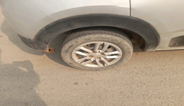 2019 Renault TRIBER RXL MT, Petrol, Manual, 1,11,684 km, tyre