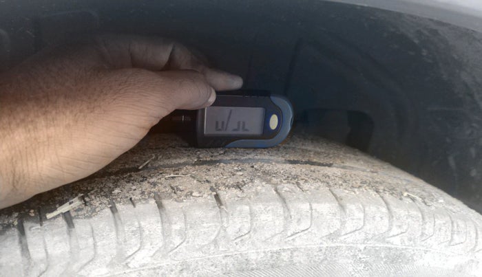 2019 Mahindra XUV300 W8 (O) 1.5 DIESEL, Diesel, Manual, 1,09,294 km, tyre