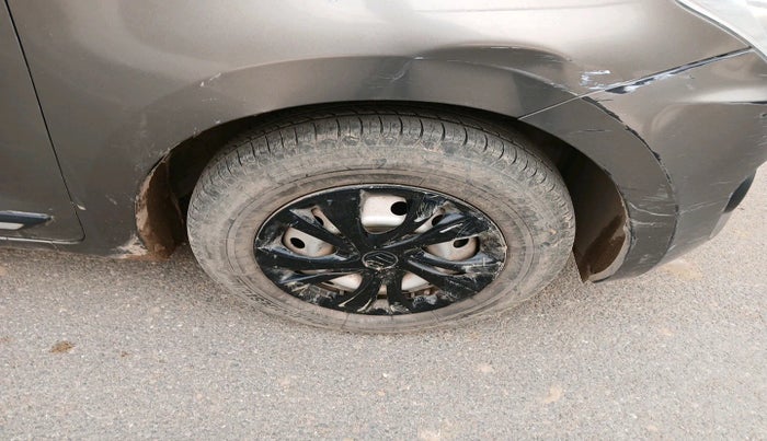 2019 Maruti Swift LXI, Petrol, Manual, 1,35,607 km, tyre