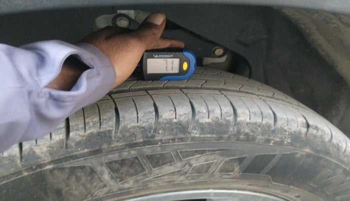 2025 Tata Safari PURE PLUS, Diesel, Manual, 13,998 km, tyre