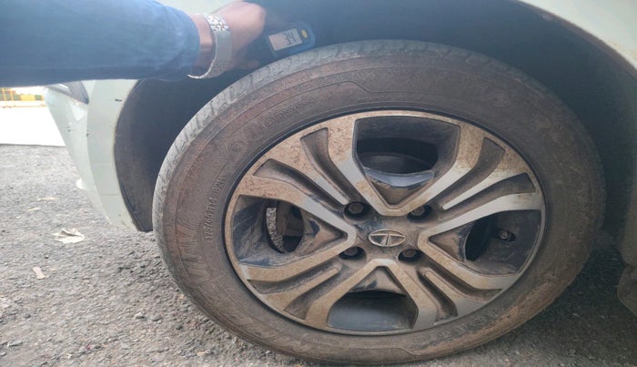 2023 Tata TIGOR XZ PLUS CNG, Petrol, Manual, 24,143 km, tyre