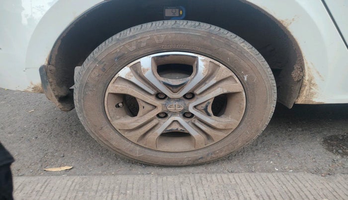 2023 Tata TIGOR XZ PLUS CNG, Petrol, Manual, 24,143 km, tyre