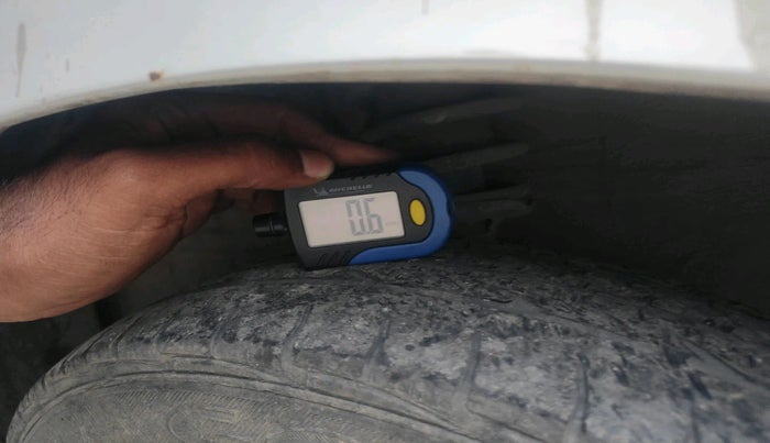 2015 Maruti Alto 800 LXI, Petrol, Manual, 54,960 km, tyre