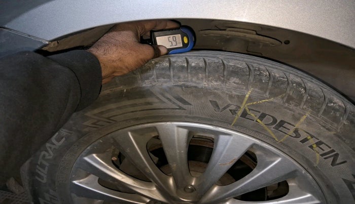 2020 Maruti Ciaz DELTA AT 1.5 SHVS PETROL, Petrol, Automatic, 99,800 km, tyre