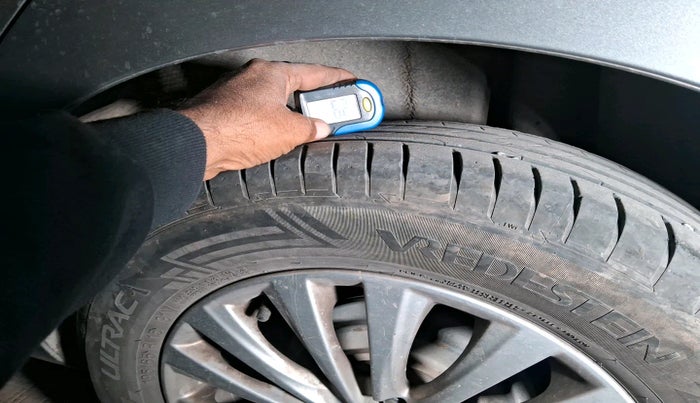 2020 Maruti Ciaz DELTA AT 1.5 SHVS PETROL, Petrol, Automatic, 99,800 km, tyre