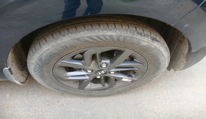 2021 Hyundai GRAND I10 NIOS SPORTZ AMT 1.2 KAPPA VTVT, Petrol, Automatic, 21,494 km, tyre