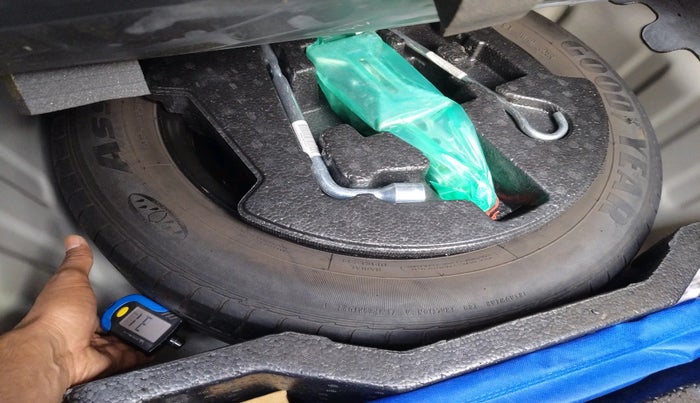 2017 Maruti Ciaz DELTA 1.4 MT PETROL, Petrol, Manual, 43,002 km, tyre